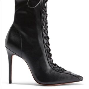 Schutz Tennie Bootie. Brand new! Sz8